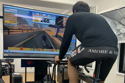 A rental smart bike facility in Minato-ku, Tokyo where you can rent Zwift bikes. Level up together while encouraging each other in the virtual world of Zwift bikes. Choose from training plans, group rides, races and more.