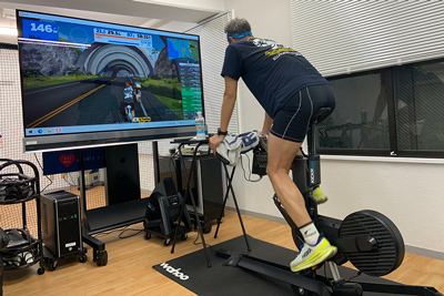 A rental smart bike facility in Minato-ku, Tokyo where you can rent Zwift bikes. On the Zwift bike virtual cycling course, you can run a virtual course along Shiba Park in Japan, and you can also enjoy riding in virtual cities around the world.