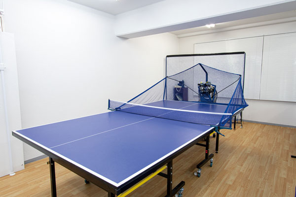 Table tennis ground in Minato-ku, Tokyo. You can practice with a high-performance table tennis machine.